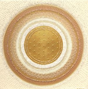 ... KÁVIČKOVÁ MANDALA - LATTÉ III. ... - original, plátno 50x50cm, akryl s diamantovými křišťály
