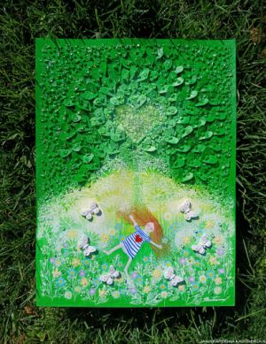 ... V TRÁVĚ ... - originál, malba/ kresba na kreslící karton 30x40cm, technika - pastelka, suchý pastel, akryl v doplnění diamantových křišťálů a papírových výřezů ve tvaru srdíček