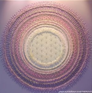 ... HOJNOST - VDĚČNOST A PŘIJETÍ V. ... - original, plátno 60x60cm, akryl s diamantovými křišťály