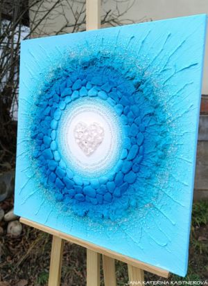 … MODRÝ MOTIV PŘÍRODY – KŘIŠŤÁLOVÉ SRDCE … - original, plátno 60x60cm, akryl s diamantovými křišťály, pískovými kameny, šípky, bylinkami (dobro-mysl), větvičky lesních stromů
