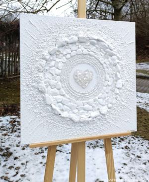 Minimalistický designový obraz: ... MOTIV PŘÍRODY - BÍLÁ ... - original, plátno 60x60cm, akryl s diamantovými křišťály, pískovými kameny, větvičky stromů