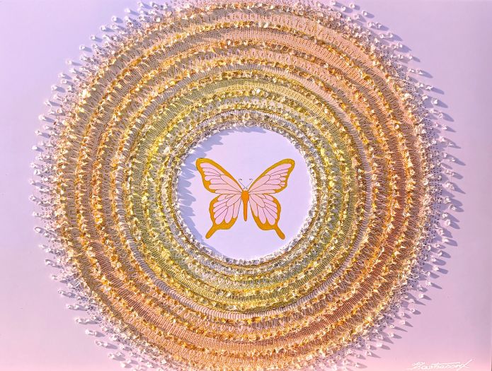 MOTÝL – RADOST, JEMNOST, NĚHA - reprodukce obrazu - tisk na kvalitní grafický papír velikosti 30x40cm, v bílém rámu s vyšším profilem, ručně doplněn diamantovými křišťály