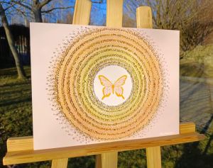 MOTÝL – RADOST, JEMNOST, NĚHA - reprodukce obrazu - tisk na kvalitní grafický papír velikosti 30x40cm, v bílém rámu s vyšším profilem, ručně doplněn diamantovými křišťály