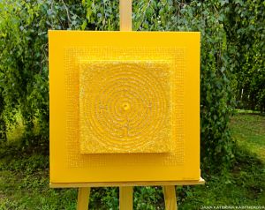 … SLUNEČNÍ LABYRINT …  (cyklus MINIMALISTICKÝ DESIGN) - plátno 50x50cm, akryl s diamantovými křišťály