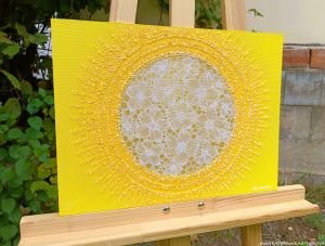 … SLUNCE – KRÁSNÝ ŽIVOT JE TVÝM POSLÁNÍM IV. … - original, sololit 30x40cm, akryl s diamantovými křišťály, nerámováno